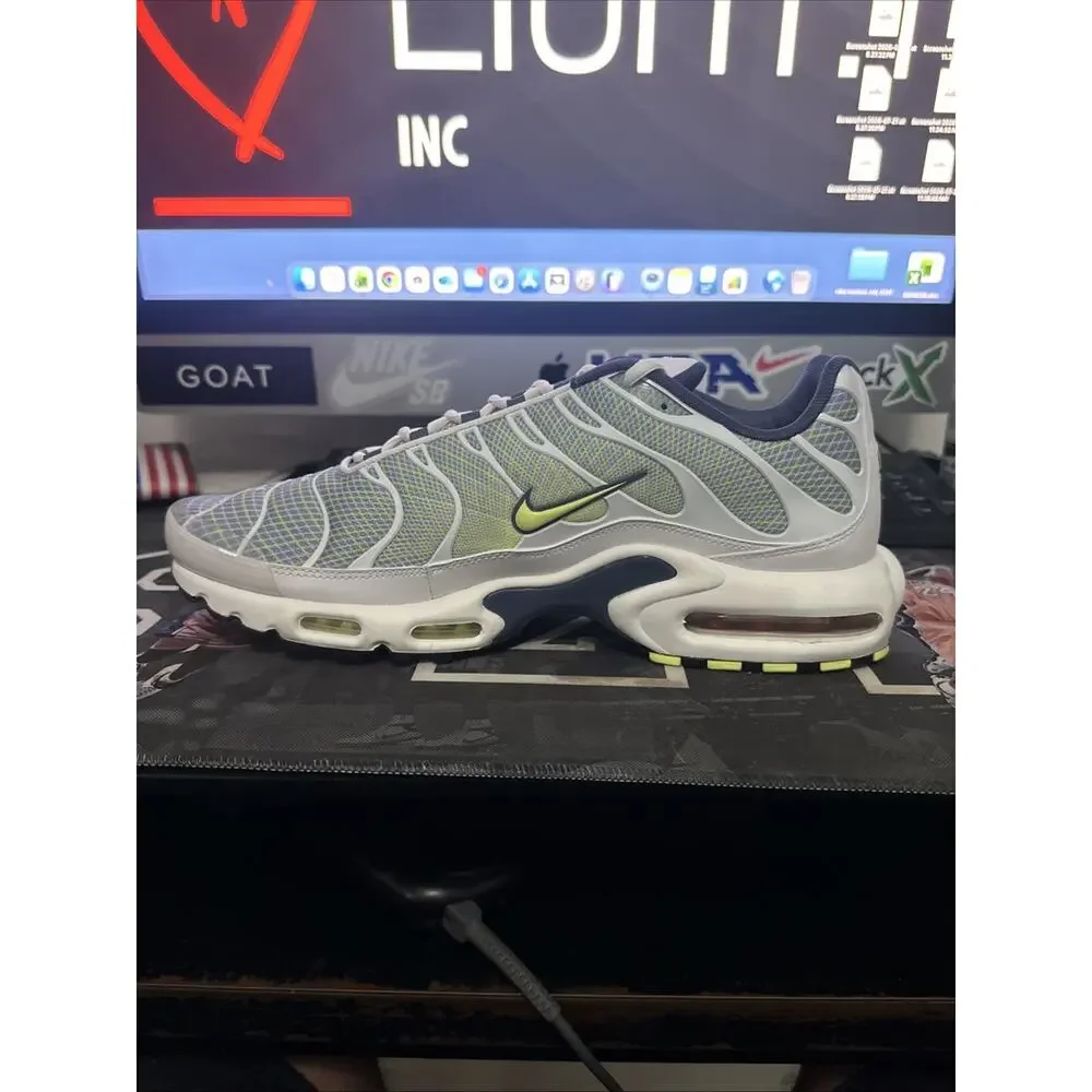 Men's Size 13 Nike Air Max Plus Pebble Grey Lime HV6227-001